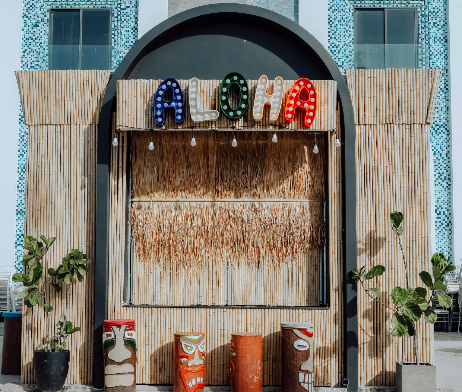 tiki bar exterior
