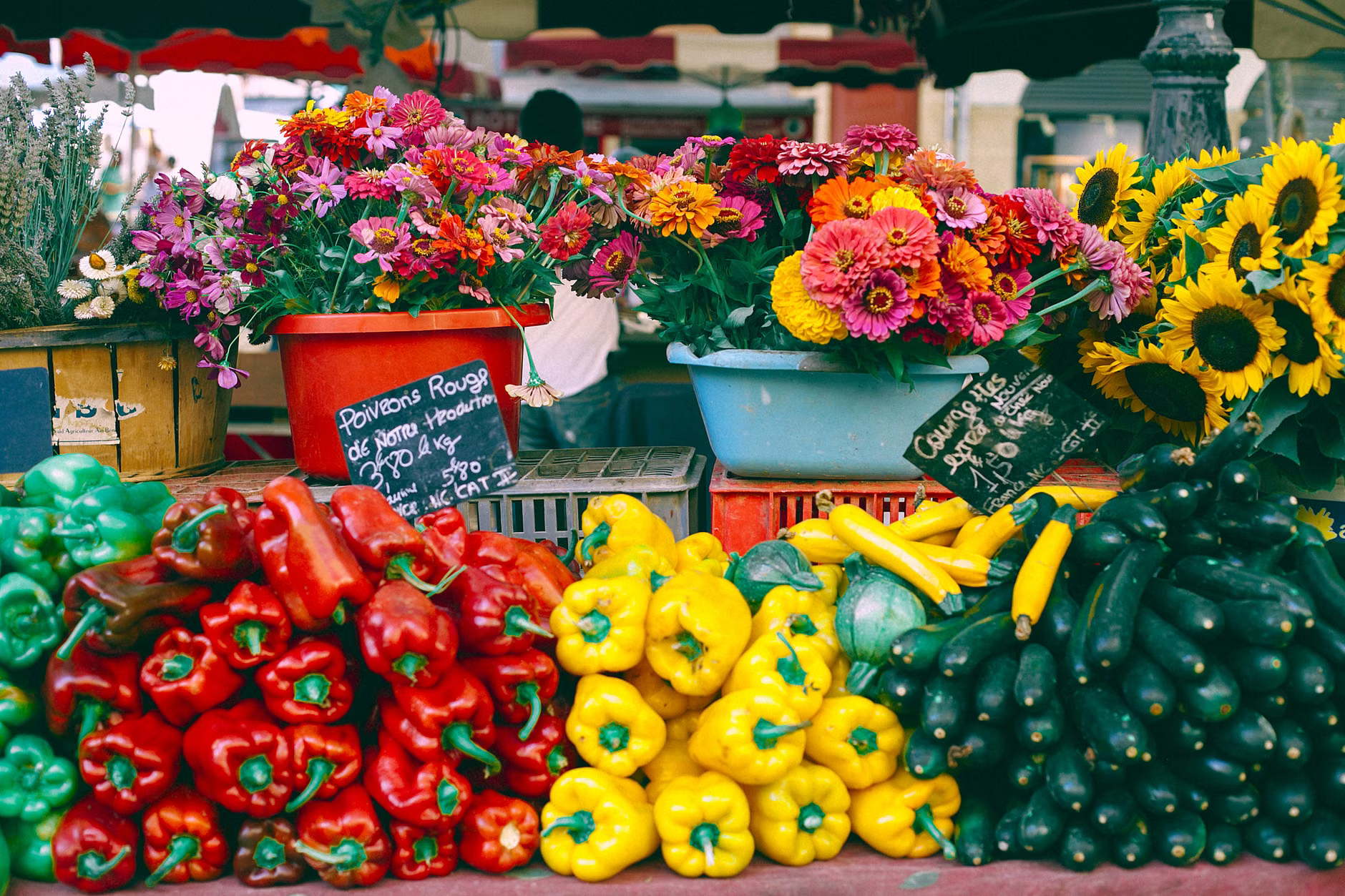farmers market fresh produce