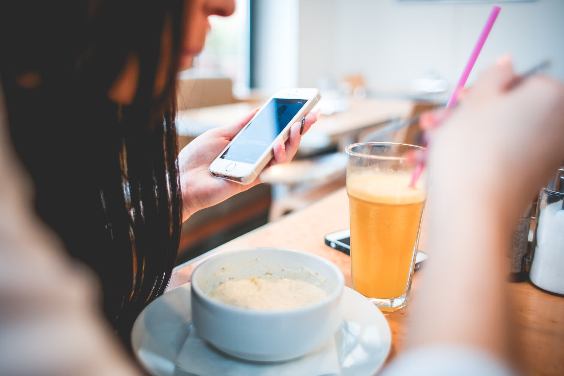 restaurant reservation phone